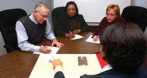 Two people during an interview. (UF\IFAS photo by Marisol Amador)